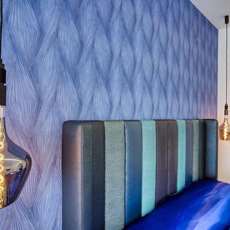 Distinto Suite & Rooms Lecce Bagian luar foto