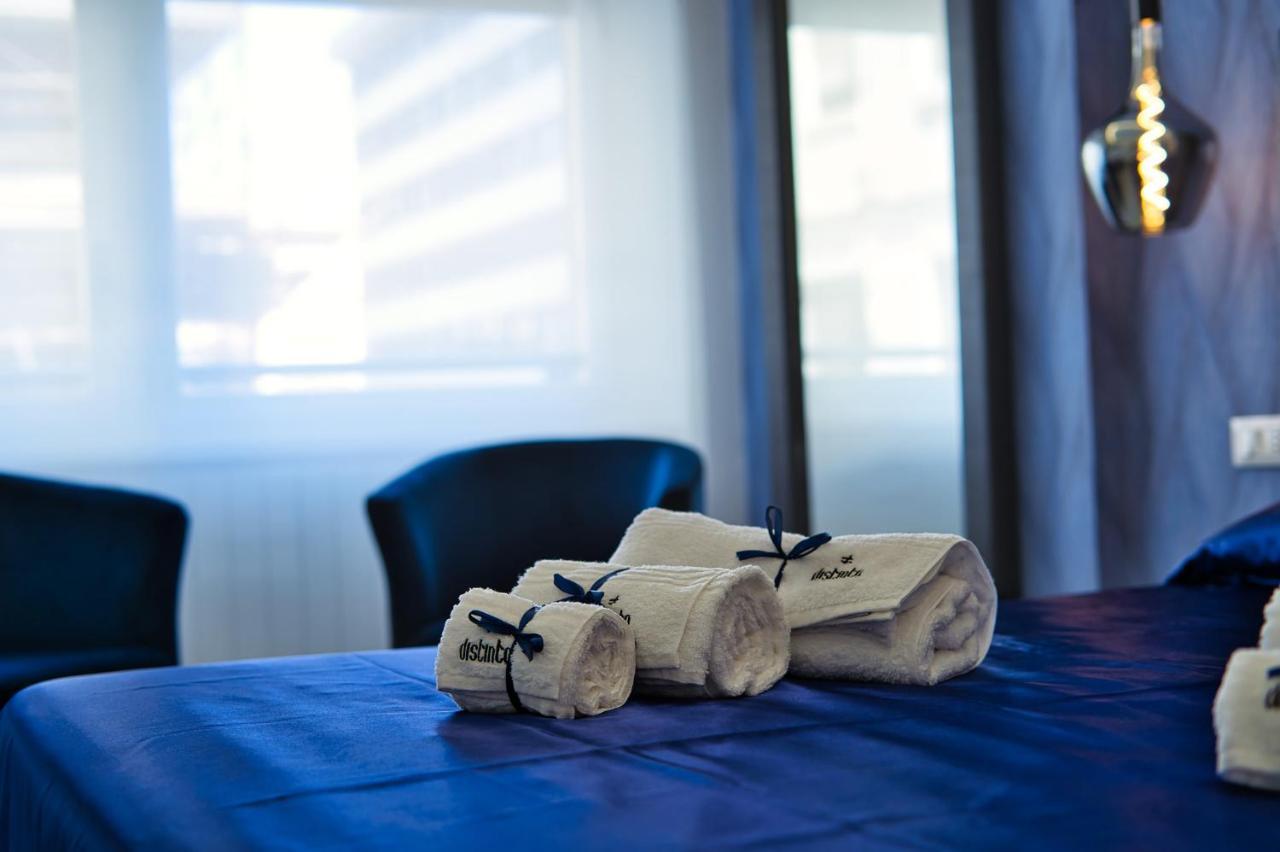 Distinto Suite & Rooms Lecce Bagian luar foto