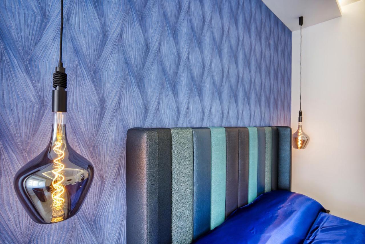 Distinto Suite & Rooms Lecce Bagian luar foto