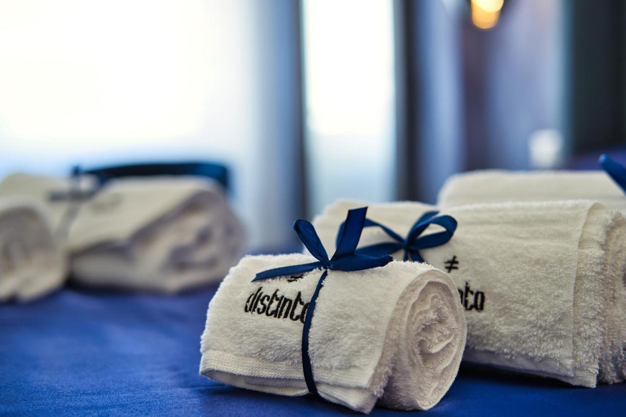 Distinto Suite & Rooms Lecce Bagian luar foto