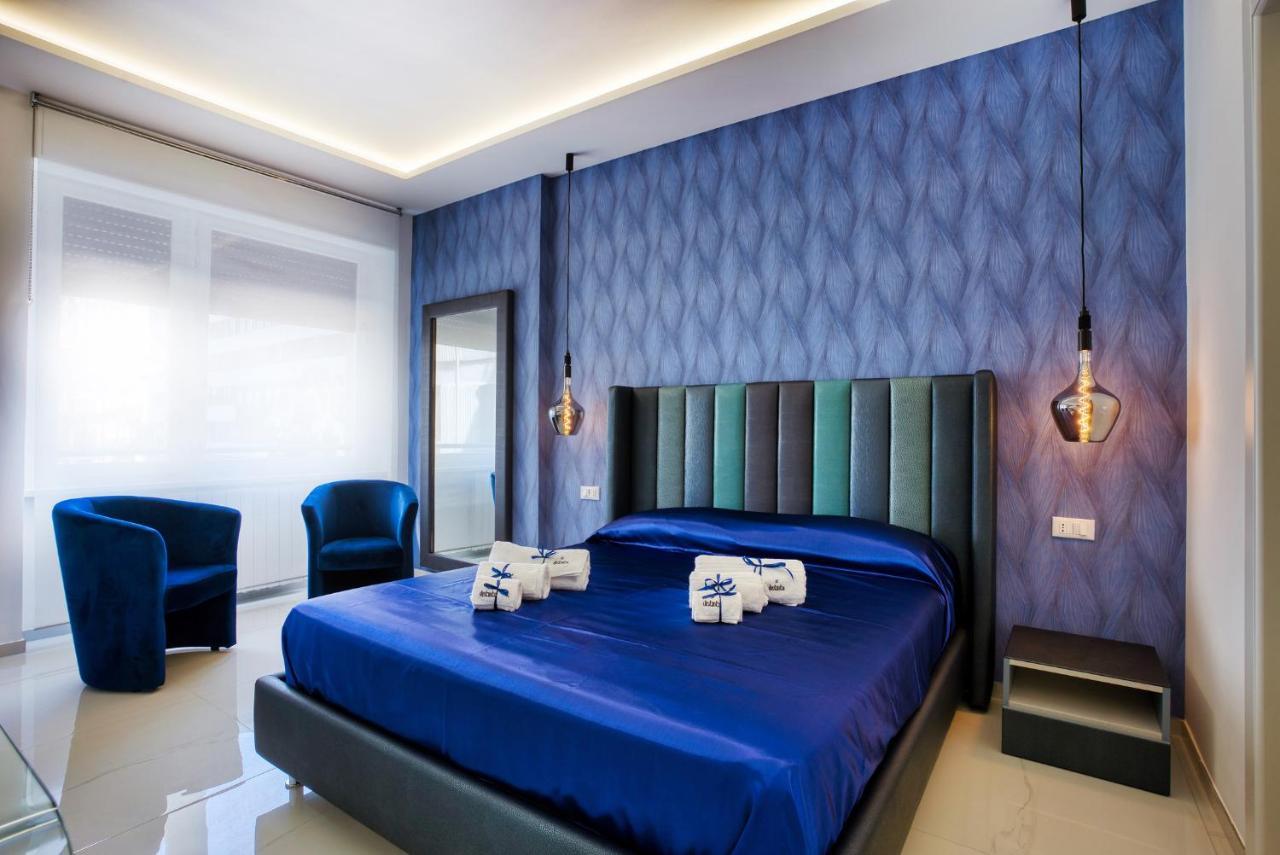 Distinto Suite & Rooms Lecce Bagian luar foto