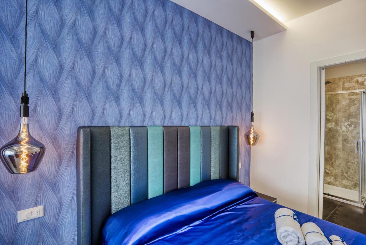 Distinto Suite & Rooms Lecce Bagian luar foto