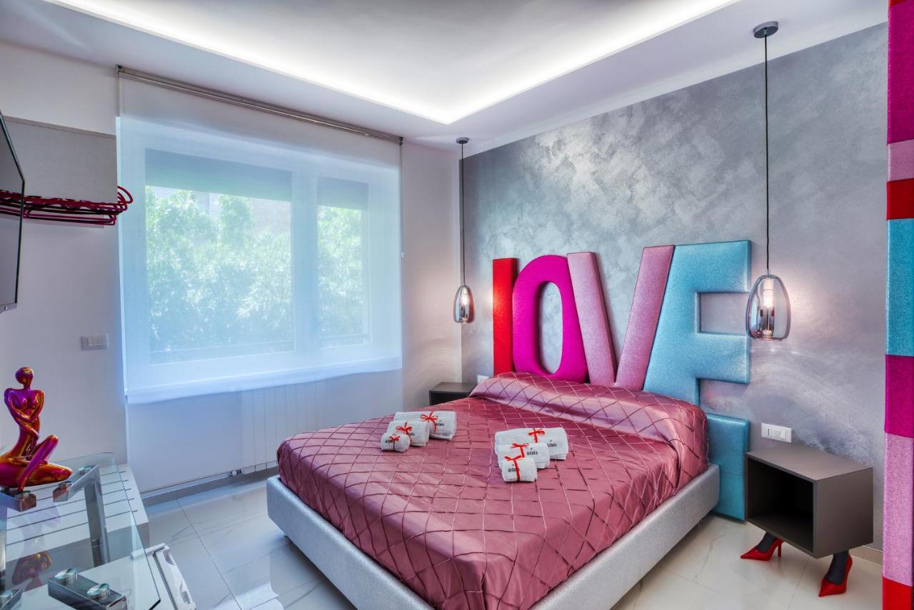 Distinto Suite & Rooms Lecce Bagian luar foto