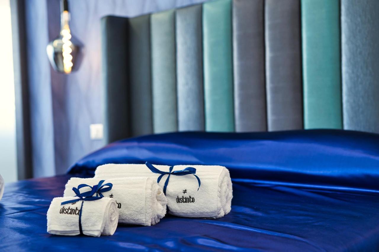 Distinto Suite & Rooms Lecce Bagian luar foto