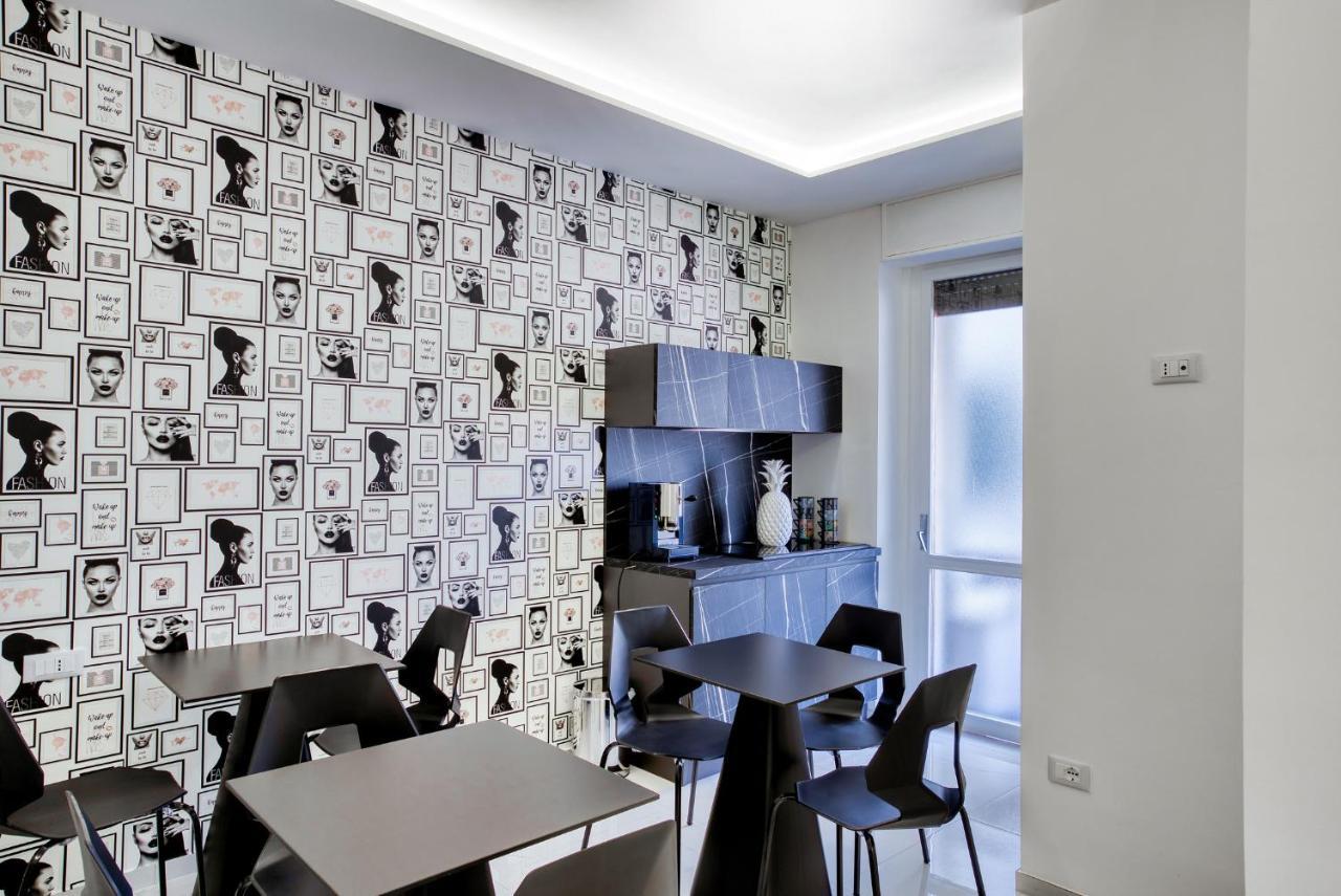 Distinto Suite & Rooms Lecce Bagian luar foto